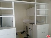 Photo - 570 N Rossmore Ave House