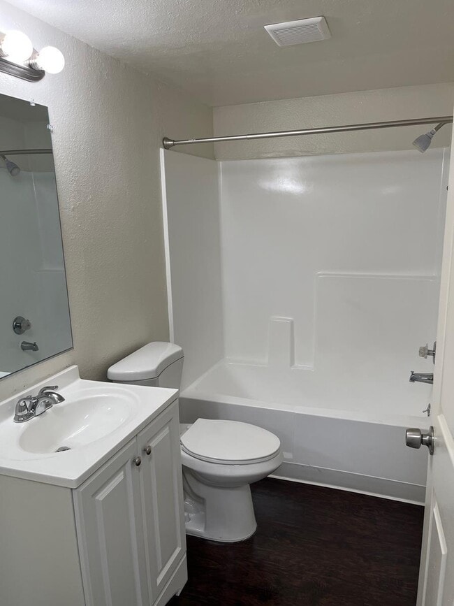 Photo - 808 W Anaheim St