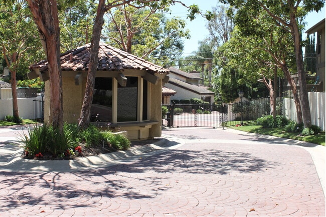 Photo - 629 Edith Way