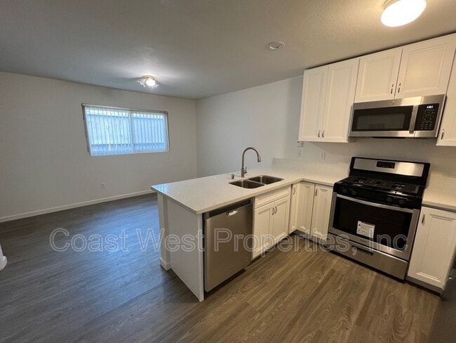Photo - 1176 Cypress Ave