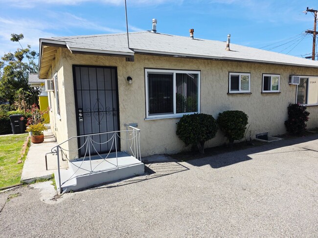 Building Photo - 449 W Harvard St