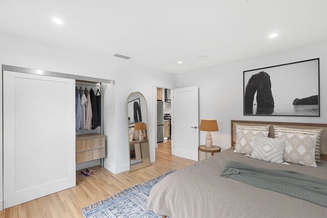 Photo - 1022 Pacific St