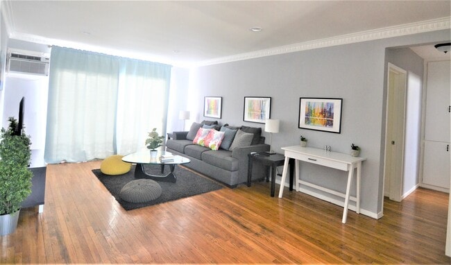 Photo - 1260 N Detroit St Unit 2