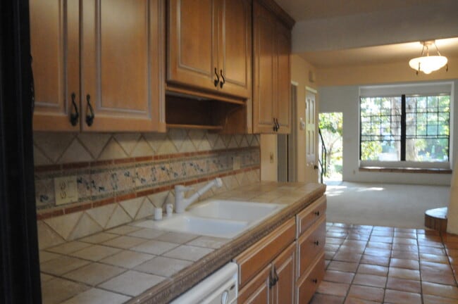 Photo - Villa de Montecito Unit 1938 N Jameson  C