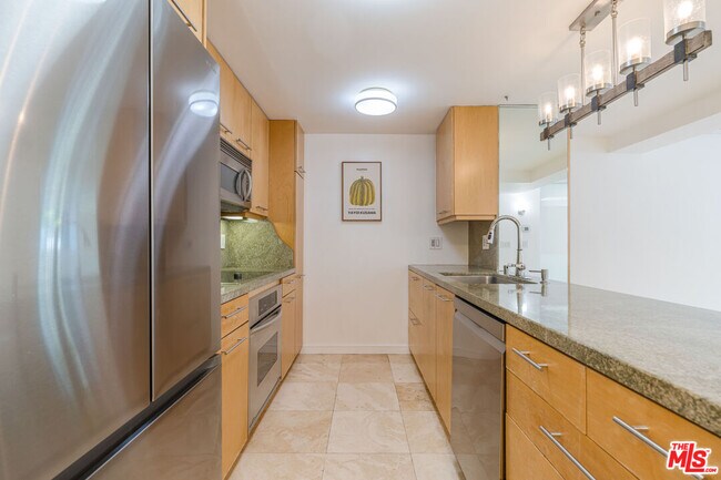 Photo - 10535 Wilshire Blvd Unit D4