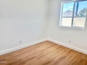 Photo - 324 N J St