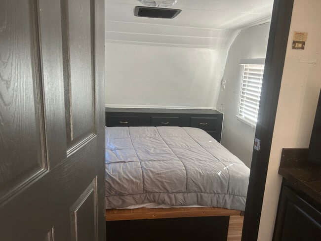 Photo - 15533 El Cajon St