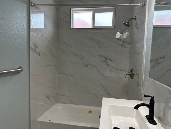 Photo - 6052 Fishburn Ave