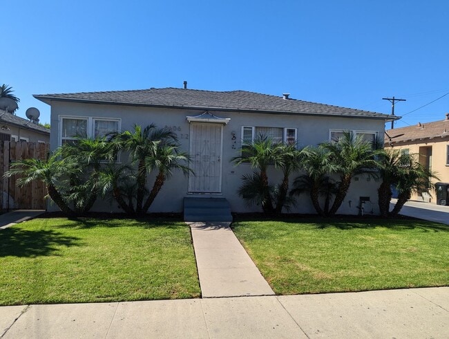 Building Photo - 8606-8610 1/2 Beverlywood St. Unit 8606