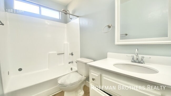 Photo - 662 W 12th St Unit 212