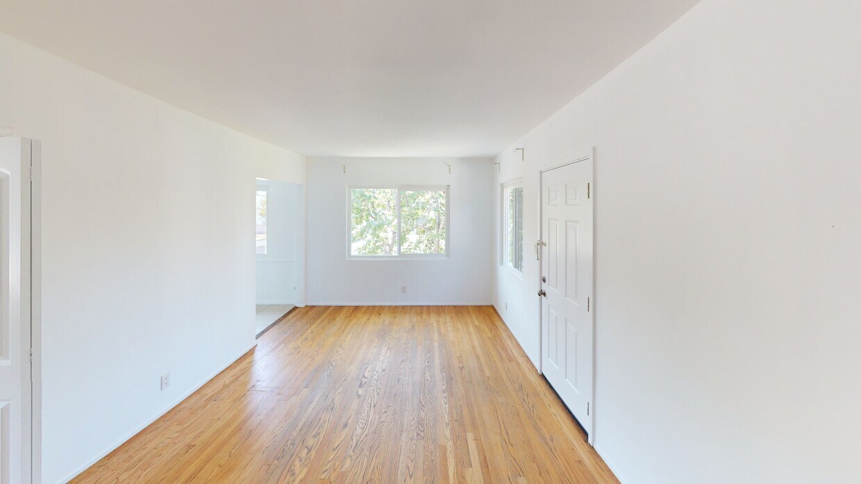 3D Tour - 110 S Rampart Blvd Unit 8