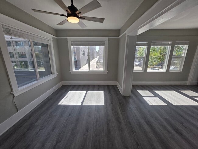 Photo - UPGRADED AND FRESH UPPER 1BD/1BA DOWNTOWN ... Unit 125B