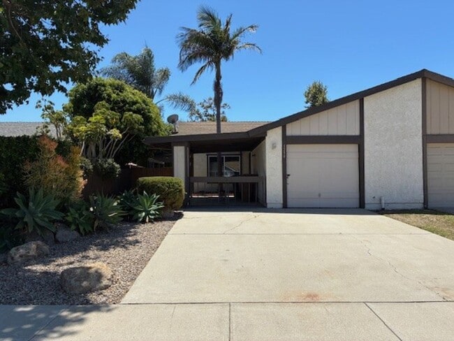 Building Photo - Charming, Single-Story & Move-In Ready Rental