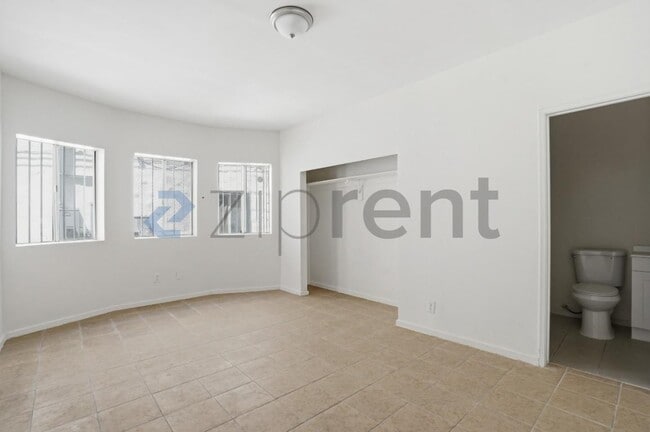 Photo - 1513 W 12th Pl