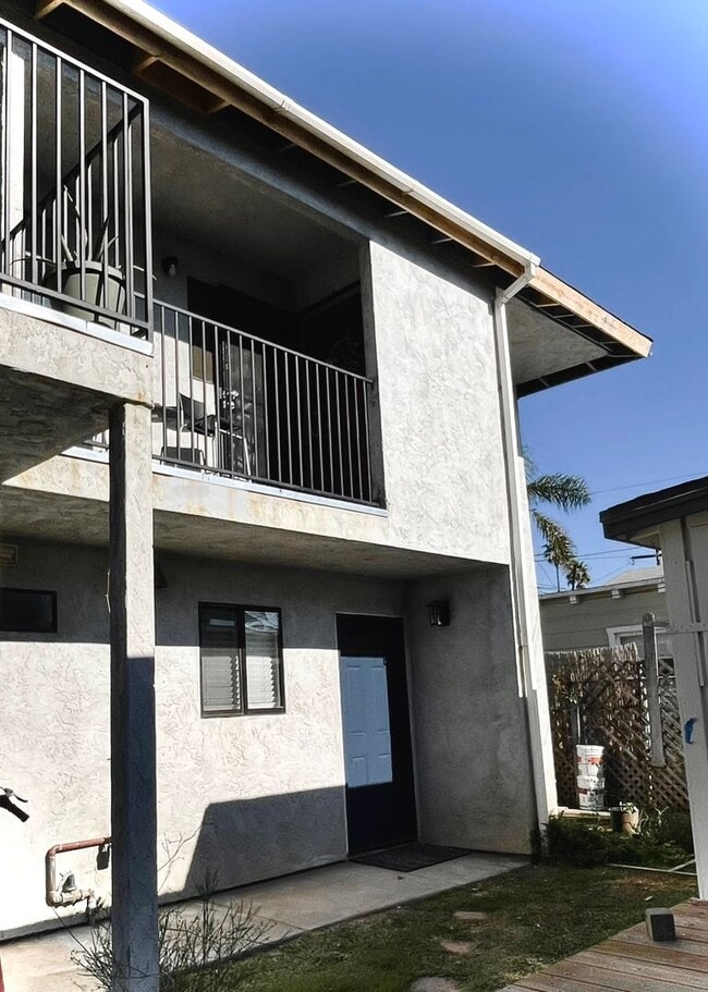 Building Photo - 4870 LongBranch Unit 4872-C