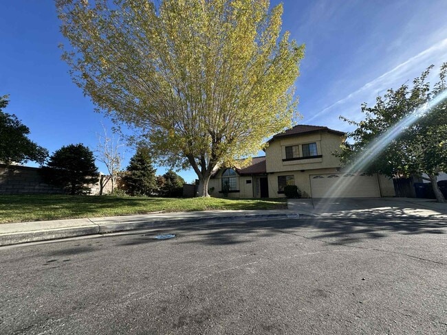 Building Photo - 5390 Meredith Ave