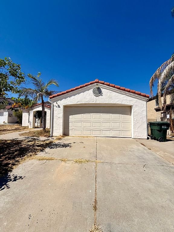Building Photo - 589 Iona Ct