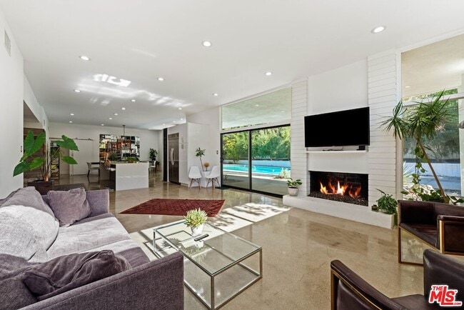 Photo - 3744 Cody Rd