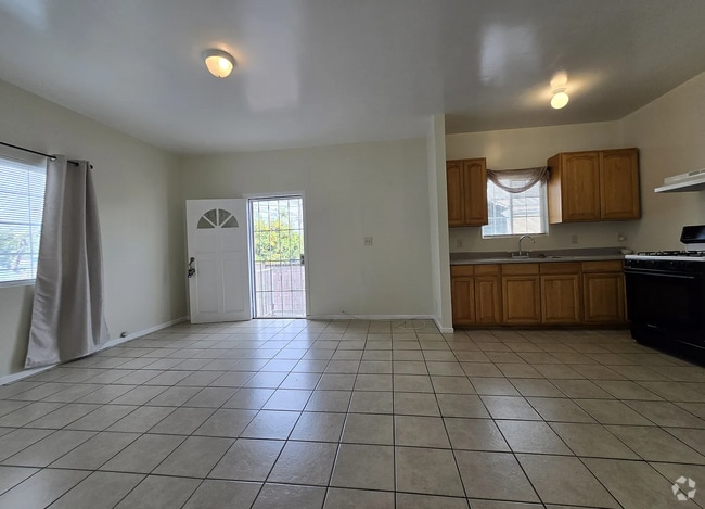 Building Photo - 5027 Dalton Ave Rental