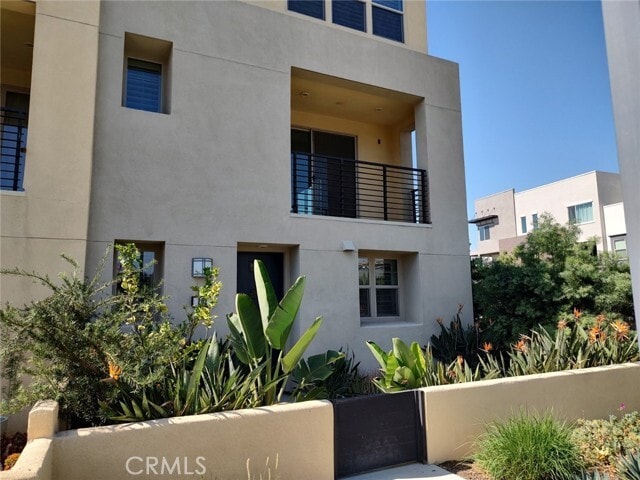 Building Photo - 202 Paramount