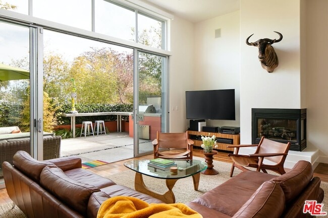 Building Photo - 2217 Grand Canal