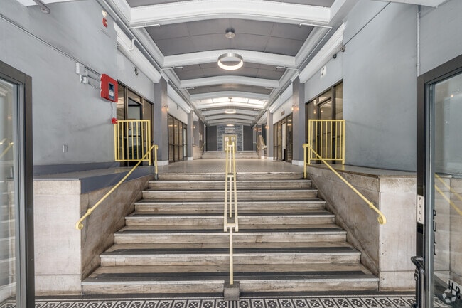 Lobby - Great Studio and One Bedroom Apartment Home for Rent Near Downtown LA!