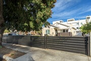 Photo - 736 N Wilton Pl House
