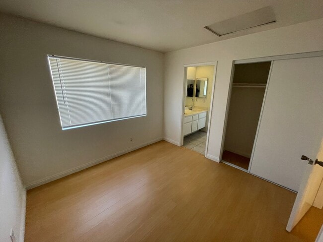 Photo - LARGE 4 BEDROOM 3 BATHROOM HOME IN MORENO VALLEY WITH LARGE YARD!