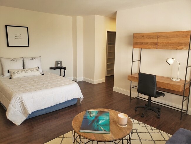 Photo - 10401 Wilshire - PENTHOUSES AVAILABLE