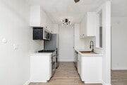 Kitchen - Bagley Regent Apartments