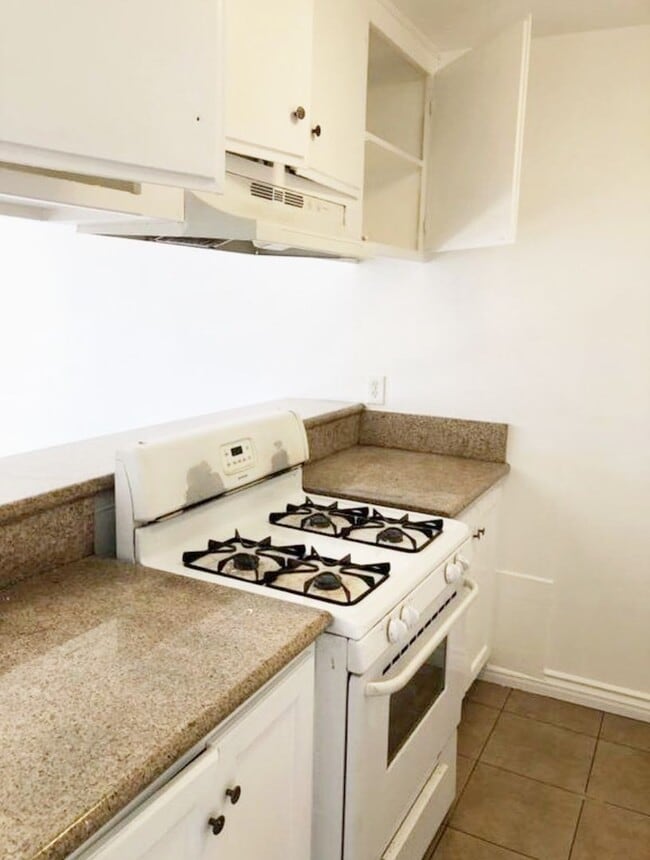 Photo - 16615 S Denver Ave Unit 2