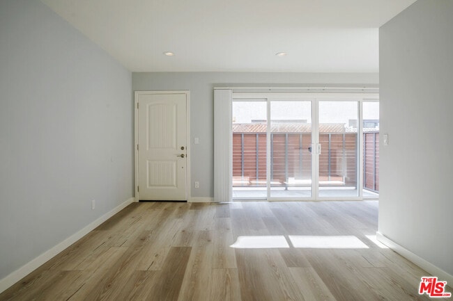 Photo - 1116 San Rafael Ave Unit 2