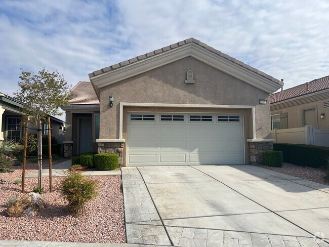 Building Photo - 2 bedroom 2 bath with bonus room/ office r... Rental