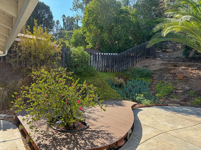 Spacious gated backyard - 2950 Berkeley Rd