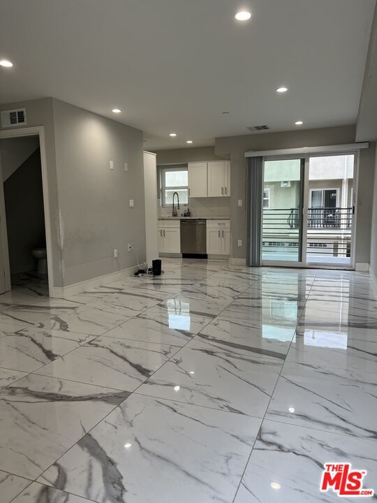 Photo - 10324 Mt Gleason Ave Unit 3