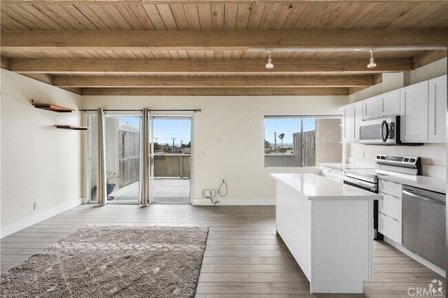 Building Photo - 326 Thalia St Rental
