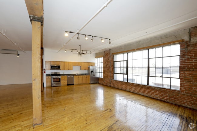 Loft - 1,240 SF - Artist Lofts DTLA