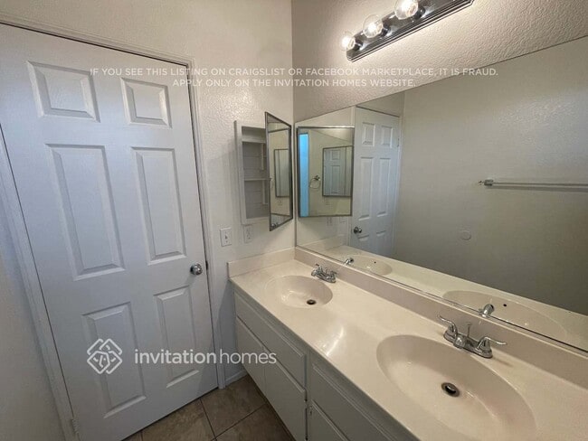 Photo - 5815 W Ave J 12