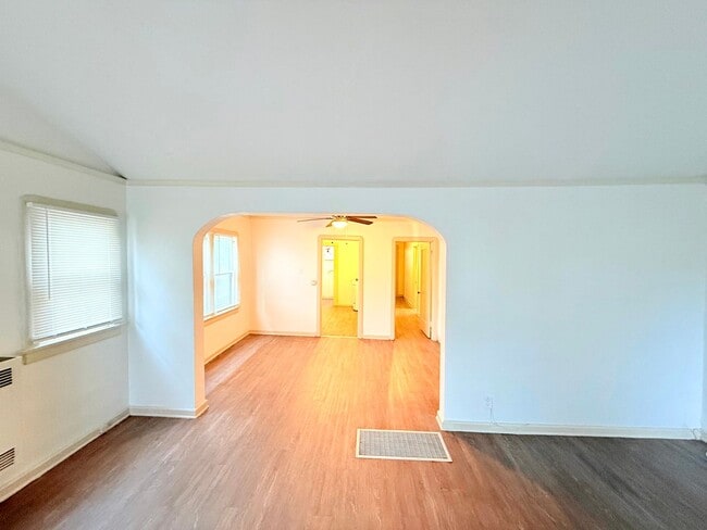 Photo - 614-614 N Poinsettia Pl Unit 614