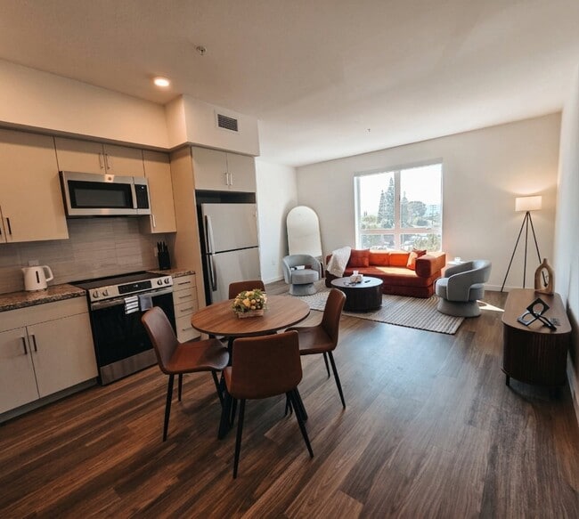 Photo - 18900 Parthenia St Unit 112