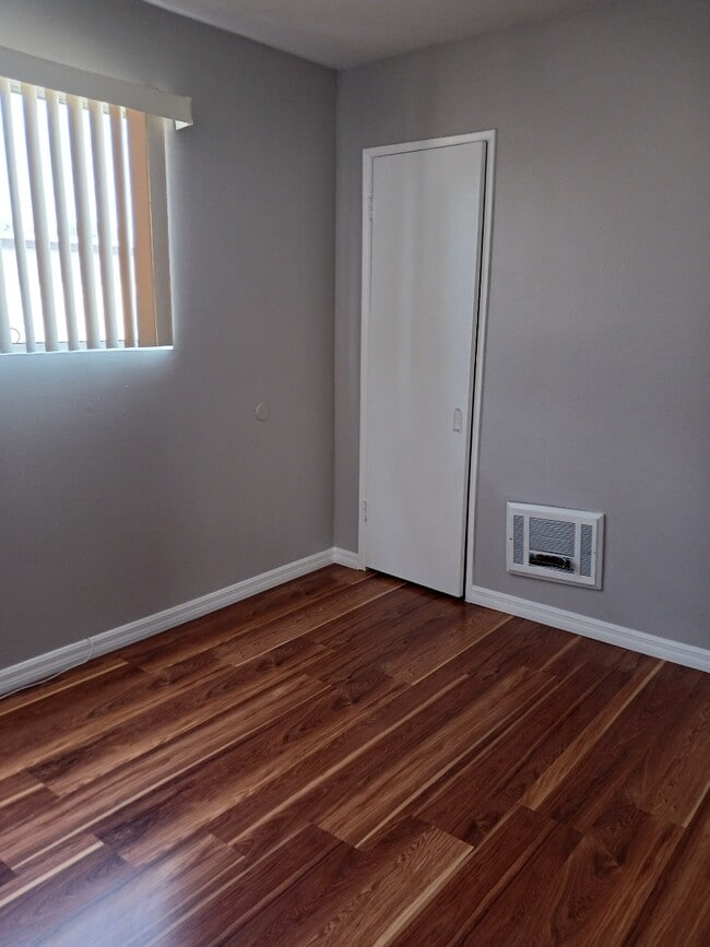 Photo - 719 N Eucalyptus Ave