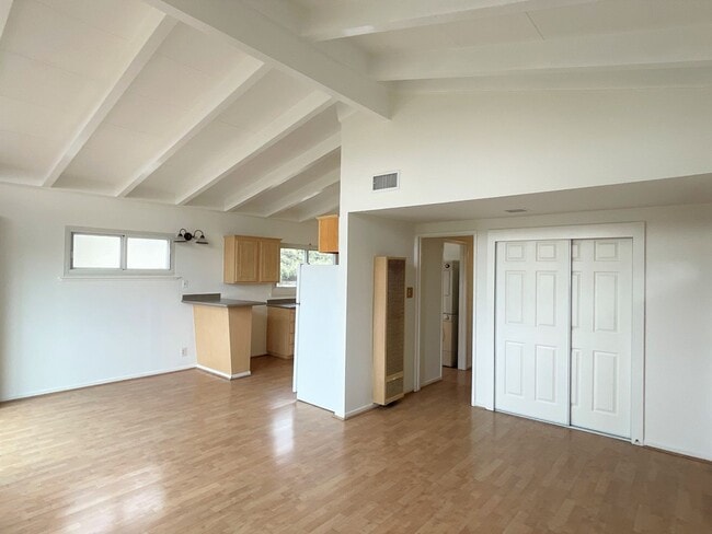Building Photo - 124 Rees St Unit 126