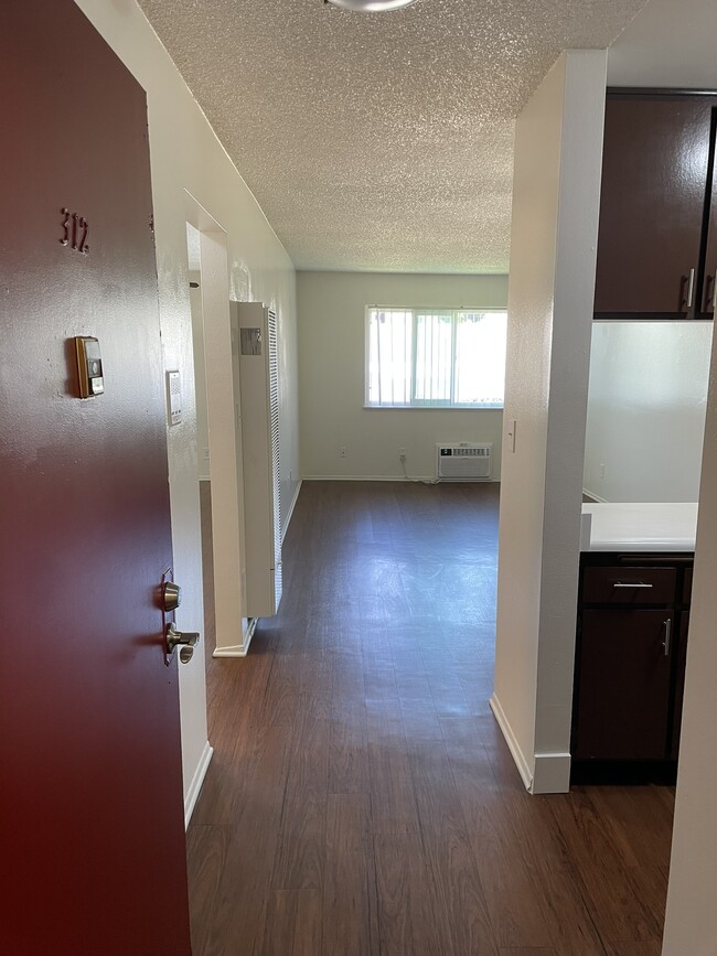 Unit 312 Entry View - La Villa Mesa Rental