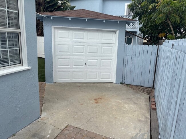 Photo - 111 Barney Ct