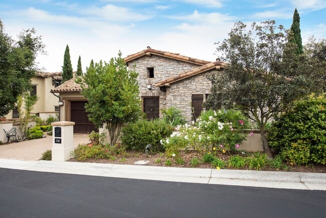 Building Photo - Luxurious Tuscan Villa - 3/3.5 Includes Private Casita in Goleta Bluffs!