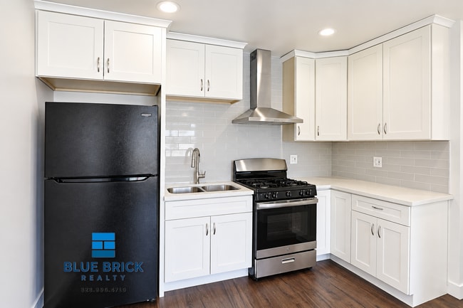 Photo - 14235 Vanowen St Unit 19