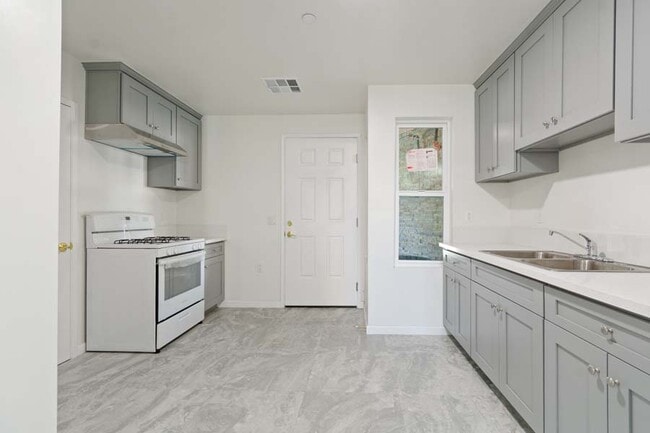 Building Photo - 11808 Hart St