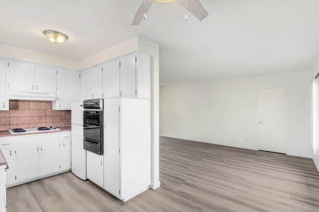 Photo - 1453 Brockton Ave Unit 09