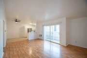 Photo - 15156 Dickens St Unit 06