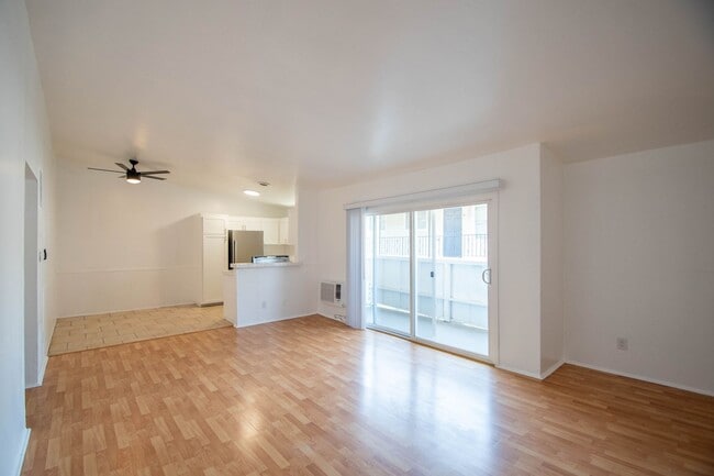 Photo - 15156 Dickens St Unit 06